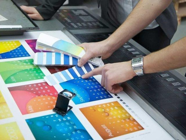 Duyệt màu sắc khi in hộp giấy